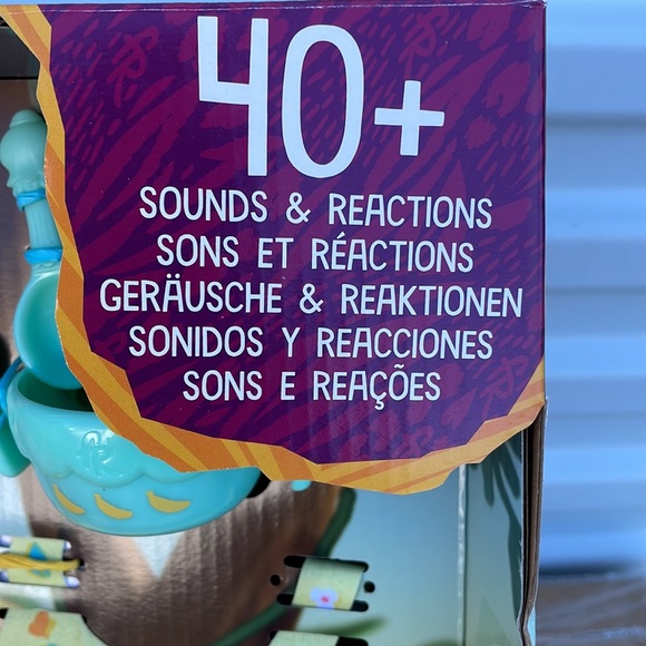 FurReal Piper, My Baby Monkey - Picture 4 of 7